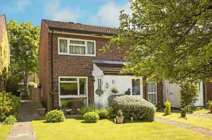 1 Bedroom Flat To Rent In Corsham Road, Calcot, Reading, RG31