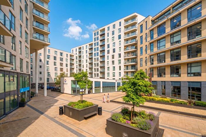 Apartment To Rent In Woking, Surrey, GU22