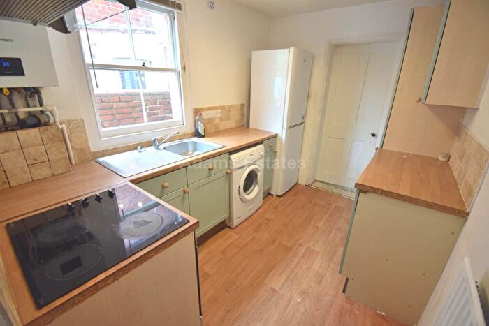 4 Bedroom Terraced House To Rent In Filey Road, Reading, RG1