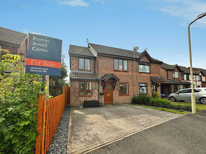 4 Bedroom Semi-Detached House For Sale In Heol Pont George, Pyle, CF33