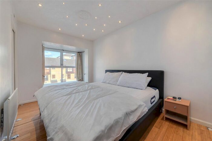 3 Bedroom Terraced House For Sale In Hardy Avenue, London, E16
