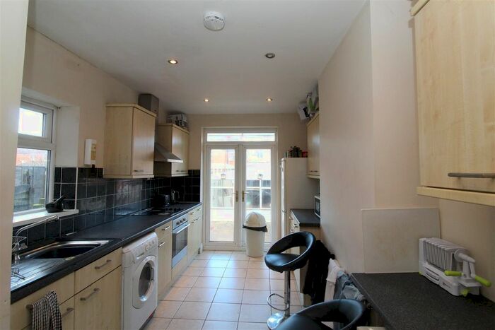 4 Bedroom Property To Rent In Brook Street, City Centre, Cardiff, CF11