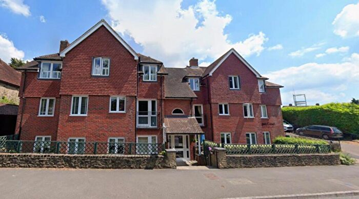 2 Bedroom Flat To Rent In Morgan Court, Petworth, GU28