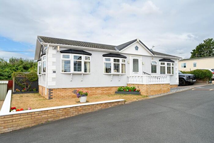 2 Bedroom Park Home For Sale In Cottage Park, Ross-on-Wye, HR9