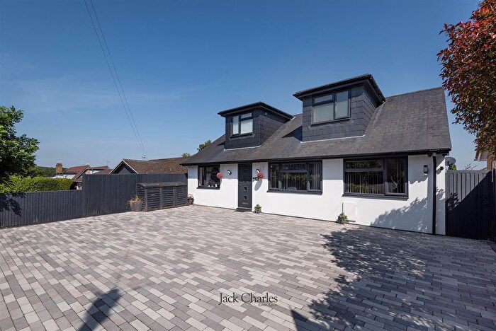 4 Bedroom Detached House For Sale In Shipbourne Road, Tonbridge, TN10