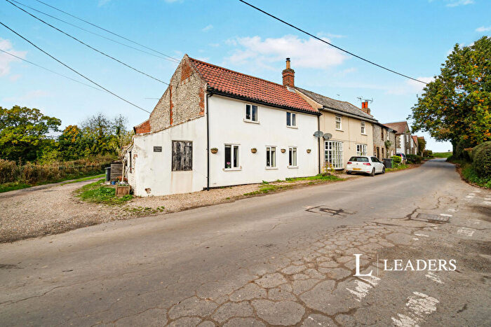 Semi Detached House To Rent In The Street, Thurgarton, NR11