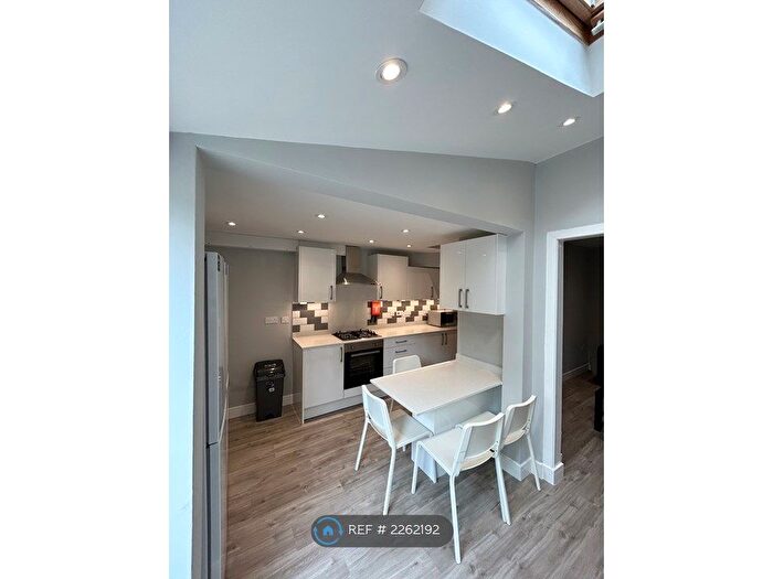 6 Bedroom Terraced House To Rent In Carnarvon Road, Reading, RG1