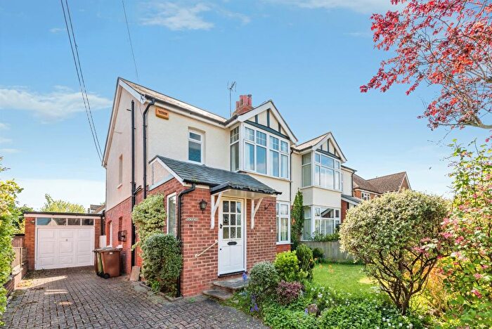 3 Bedroom Semi Detached House For Sale In Southern Road, Thame, OX9