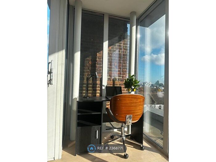 1 Bedroom Flat To Rent In Keswick Road, London, SW15