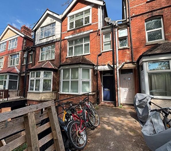 Studio To Rent In London Road, Reading, RG1