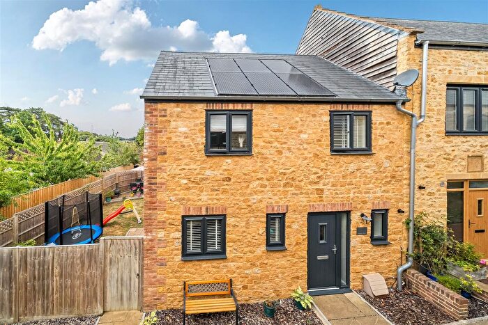 4 Bedroom End Of Terrace House For Sale In Old Farm Walk, Merriott, Somerset, TA16