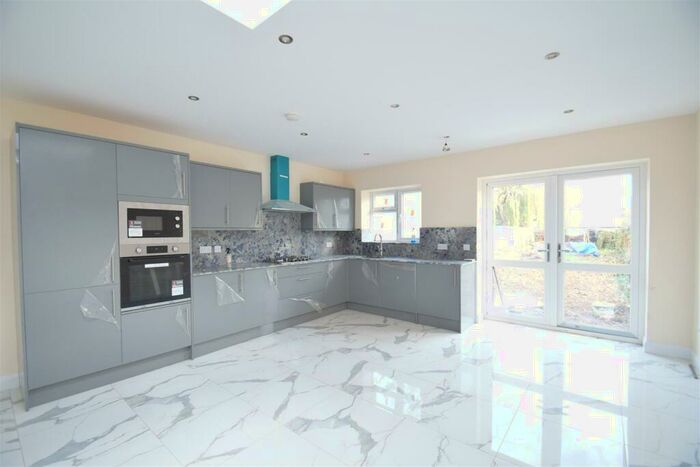 5 Bedroom Semi-Detached House To Rent In Sudbury Avenue, Wembley, HA0