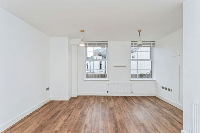 1 Bedroom Flat For Sale In Canal Street, Chester, CH1