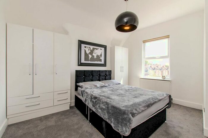 1 Bedroom Flat To Rent In London Road, Tooting, London, SW17