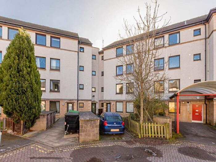 2 Bedroom Flat For Sale In Terrars Croft, Edinburgh, EH8