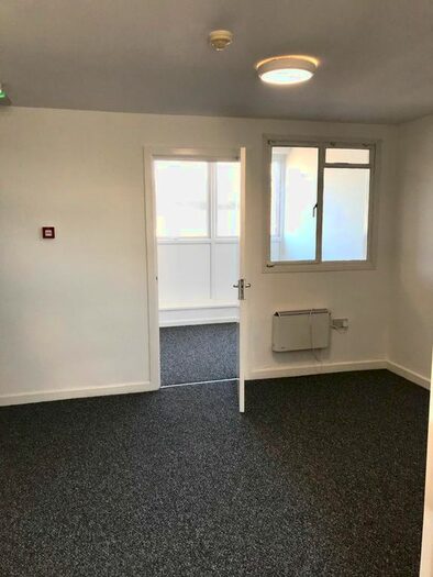 1 Bedroom Flat To Rent In High Street, Brownhills WS8