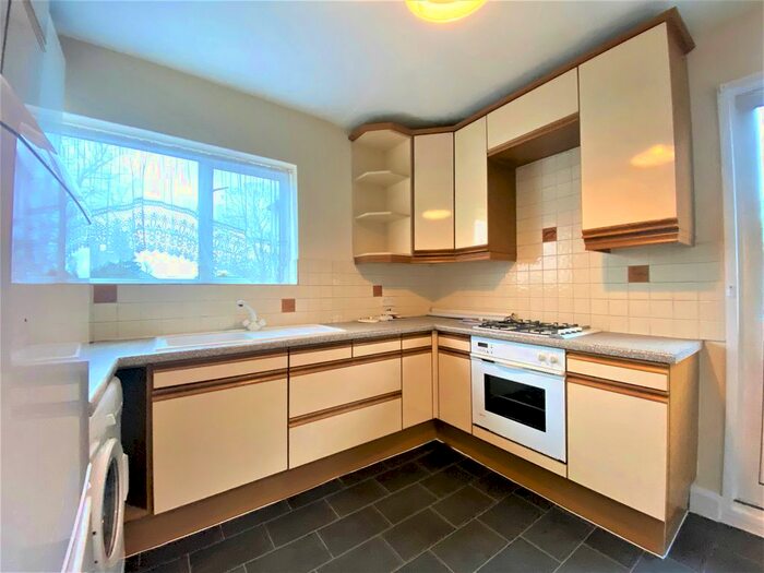 1 Bedroom Flat To Rent In Heath Court, Park Road, Uxbridge, Middlesex, UB8