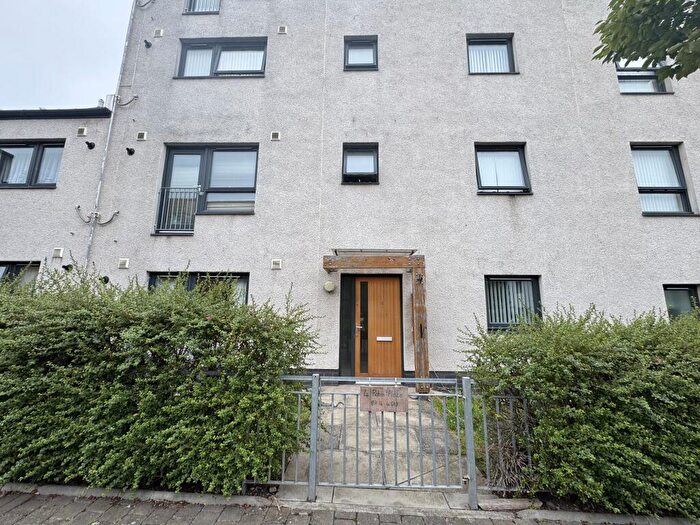 2 Bedroom Apartment To Rent In Robin Place, Edinburgh, EH16