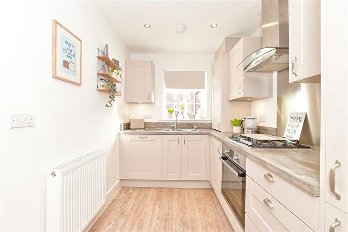 2 Bedroom Semi-Detached House For Sale In Deerleap Lane, Rowland's Castle, Hampshire, PO9