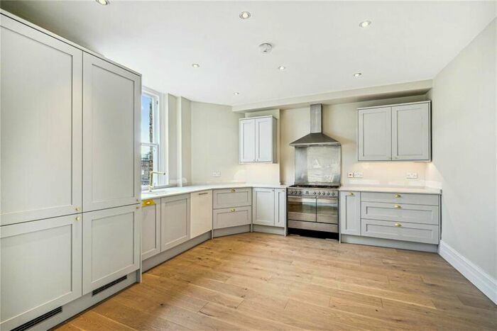 3 Bedroom Flat To Rent In Fawcett Court, Fawcett Street, SW10