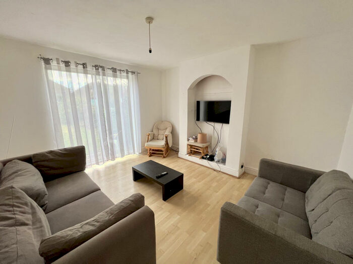 4 Bedroom Semi-Detached House To Rent In Brookleigh Road, Manchester, M20