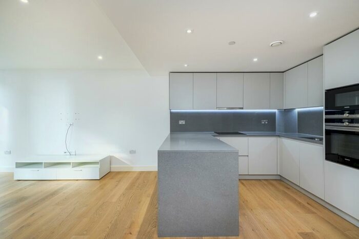 2 Bedroom Flat To Rent In Vaughan Way London, E1W