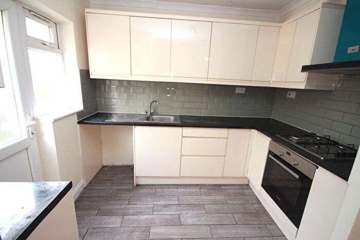 4 Bedroom End Of Terrace House To Rent In Eastcote Lane, Harrow, HA2
