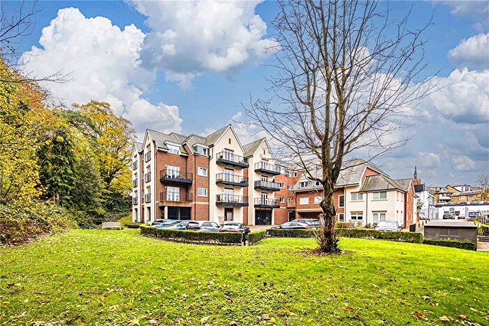 2 Bedroom Flat For Sale In Vale Road, Bushey, Hertfordshire, WD23