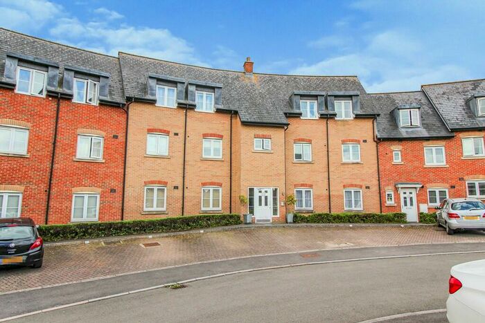 2 Bedroom Apartment To Rent In Strouds Close, Old Town, Swindon, SN3