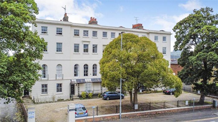 2 Bedroom Apartment For Sale In Castle Hill, Reading, Berkshire, RG1