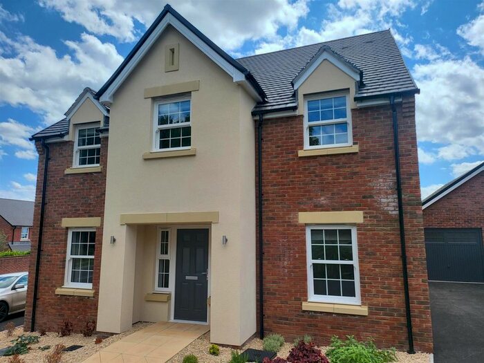 4 Bedroom Detached House To Rent In Abbots Gate, Lydney, GL15