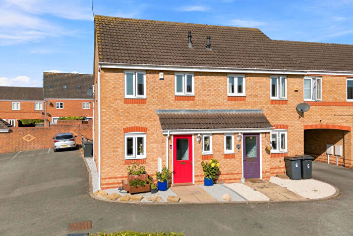 3 Bedroom Semi Detached House For Sale In Petunia Close, Nuneaton, CV10