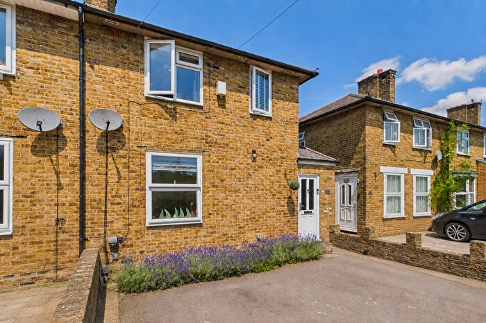 3 Bedroom End Of Terrace House For Sale In Welbeck Road, Carshalton, SM5