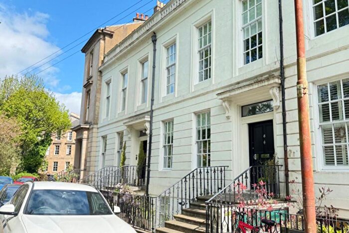 2 Bedroom Flat To Rent In Stunning Garden Flat @ Lansdowne Cres, G20