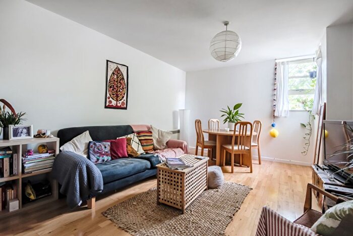 1 Bedroom Flat To Rent In Alscot Road, Bermondsey, London, SE1