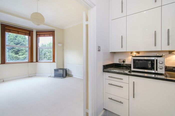 1 Bedroom Flat To Rent In Bedford Hill Balham, SW12