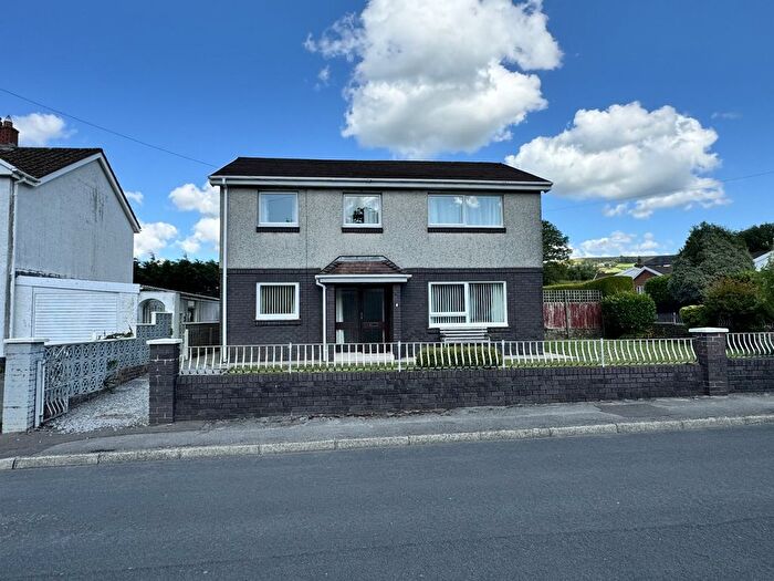 4 Bedroom Detached House For Sale In Lon Ger Y Coed, Ammanford, Carmarthenshire., SA18