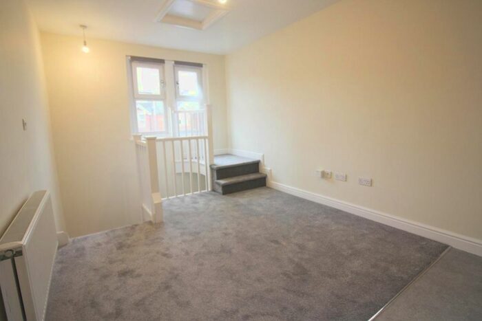 1 Bedroom Flat To Rent In Farnborough Road, Farnborough, Hants, GU14