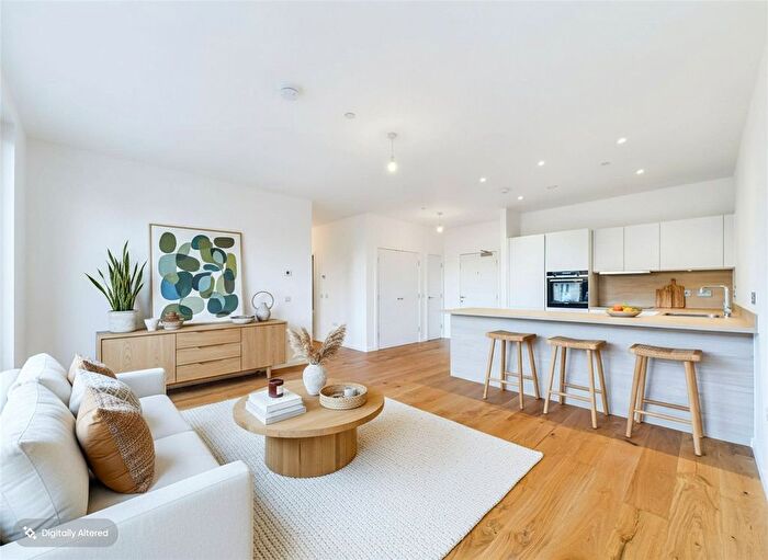 2 Bedroom Flat For Sale In Gylemuir Lane, Edinburgh, Midlothian, EH12