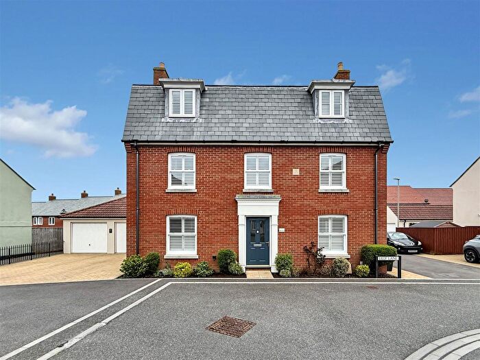 5 Bedroom Detached House For Sale In Lilly Lane, Chickerell, DT3