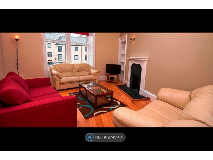 5 Bedroom Flat To Rent In Crighton Place, Edinburgh, EH7