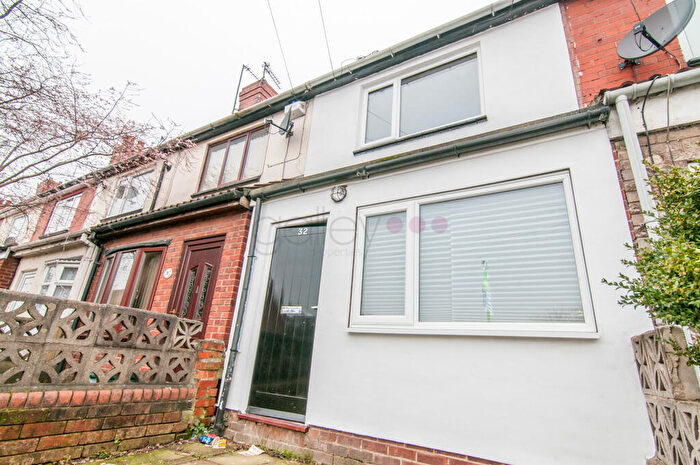 2 Bedroom Terraced House To Rent In Riviera Parade, Bentley, Doncaster, DN5