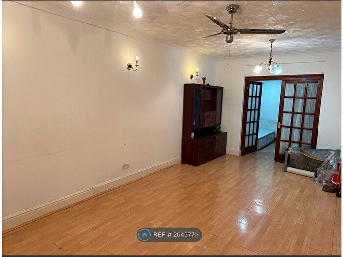 3 Bedroom Semi-Detached House To Rent In Commonwealth Avenue, Harlington, Hayes, UB3