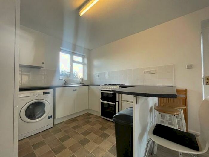 1 Bedroom Cottage To Rent In Monks Walk, GU9