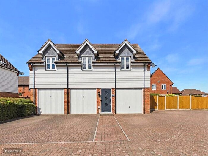 2 Bedroom Flat For Sale In Barbour Green, Wickford, SS12