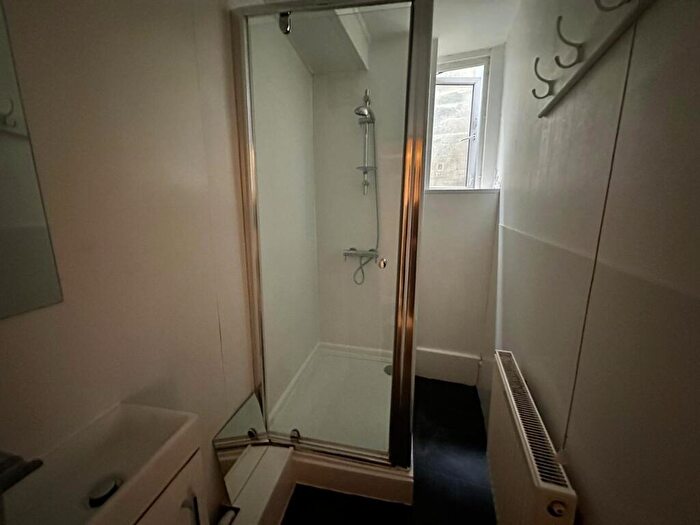 5 Bedroom Flat To Rent In Cotham Park, Bristol, BS6