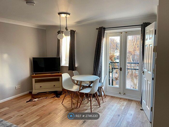 2 Bedroom Flat To Rent In Windsor Hall, London, E16