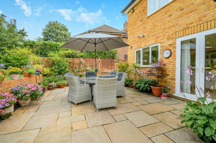 5 Bedroom Detached House For Sale In Meadway, Harpenden, Hertfordshire, AL5
