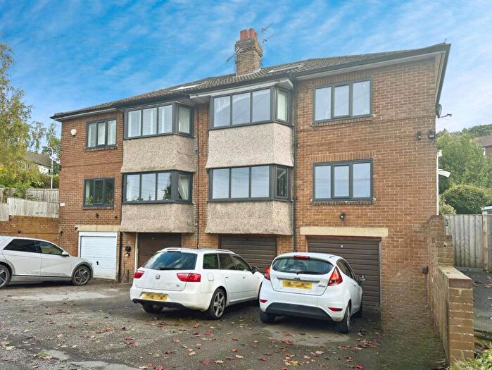 2 Bedroom Apartment To Rent In Fairfax Road, Bingley, BD16