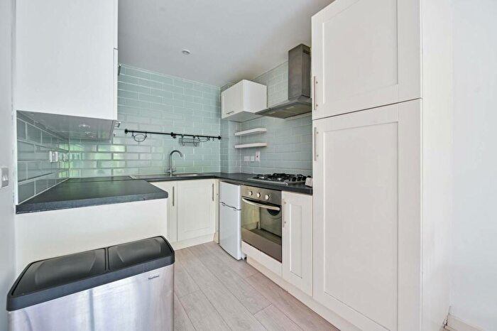 1 Bedroom Flat For Sale In Old Kent Road, Peckham, London, SE15